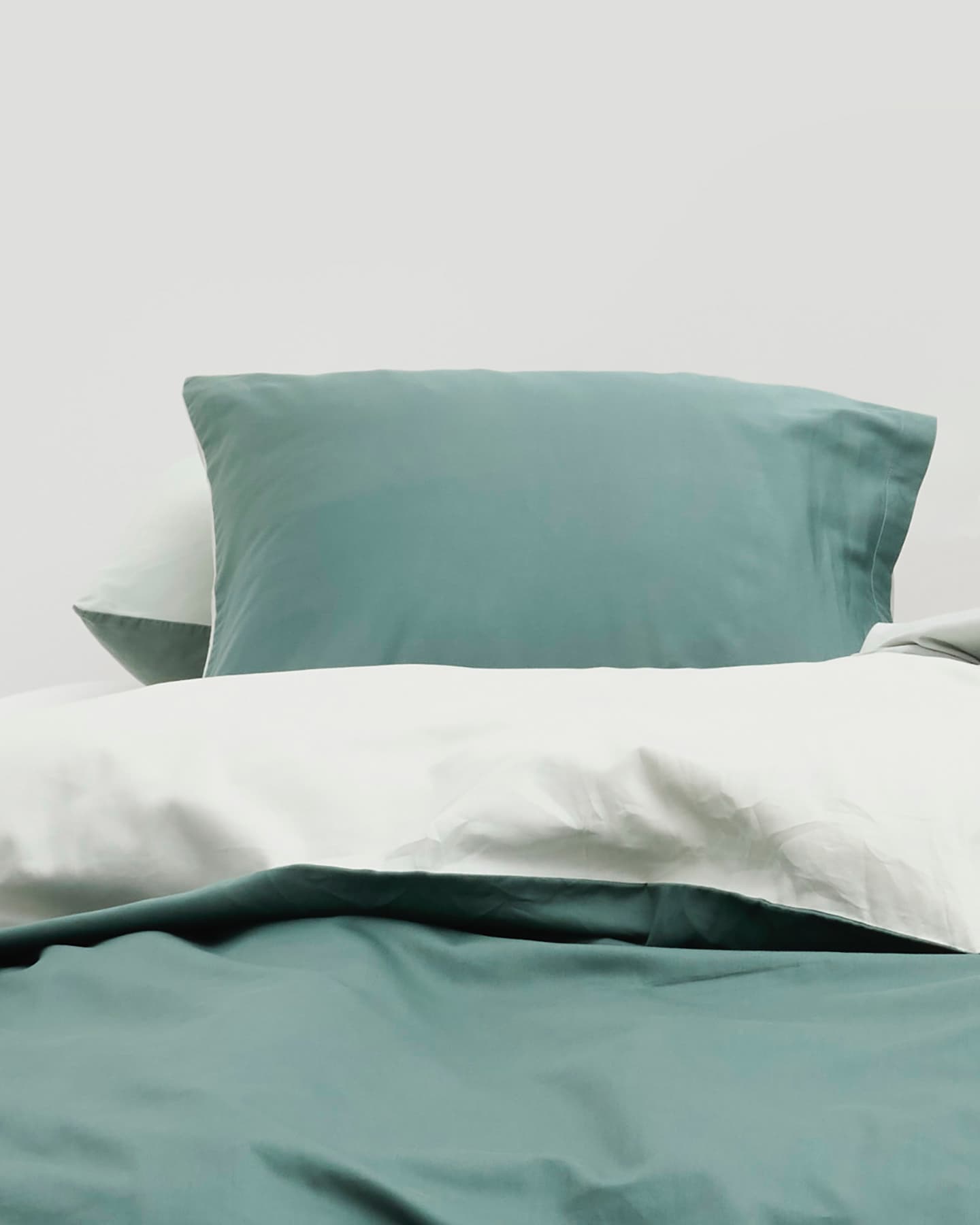 Pillowcase Tvenne - Washed Bottle Green / Misty Green in the group Bedding / Pillowcases at A L V A (1216)