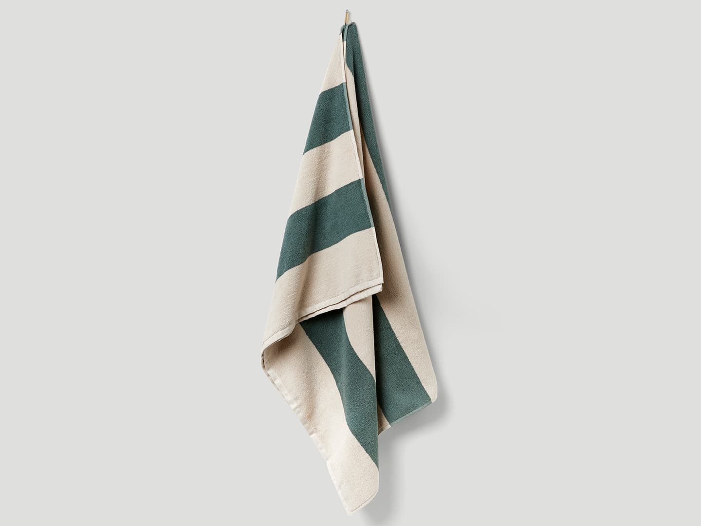 Beach Towel Vinda - Seashell Beige / Washed Bottle Green in the group Bath / Beach towels at A L V A (1218)