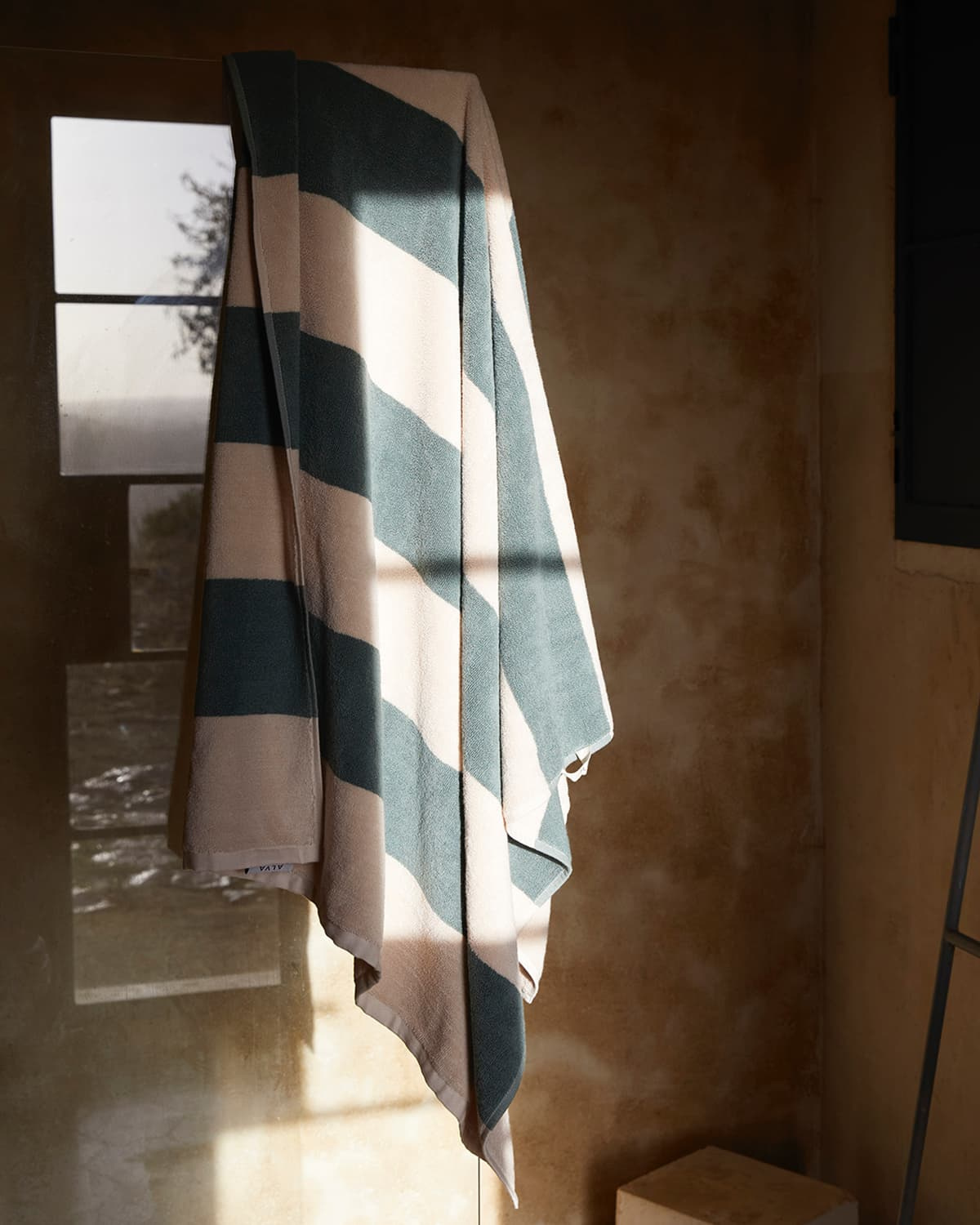 Beach Towel Vinda - Seashell Beige / Washed Bottle Green