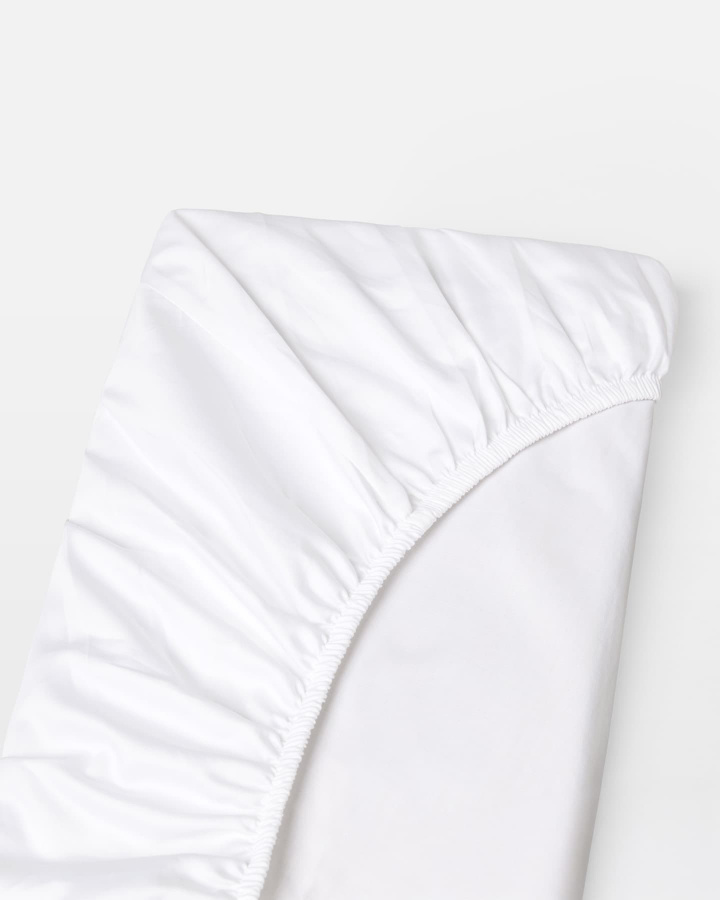 Fitted Sheet Nejd Percale - Cloud White in the group Bedding / Fitted Sheets at A L V A (1255)
